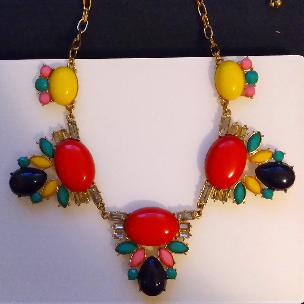 Vintage multicolor stone statement necklace -Timeless Elegance!